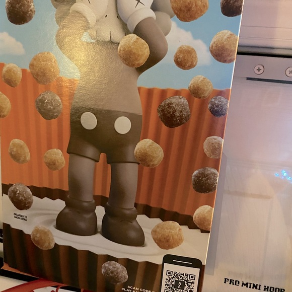 ❌❌ KAWS
Kaws x Reese's Puffs Box
ONE SIZE
Condition: New! Thanks for looking! - Picture 5 of 8